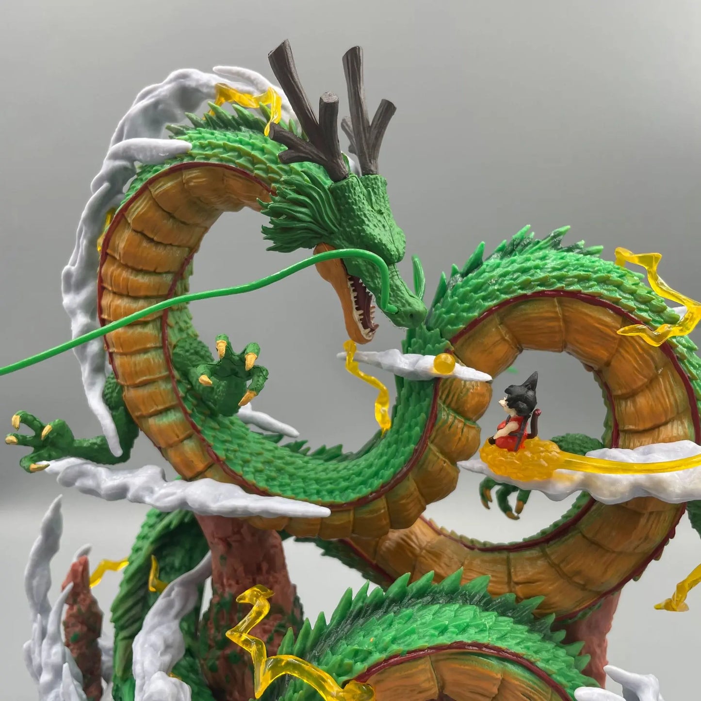 Goku & Shenron Dragon Ball Premium Figure